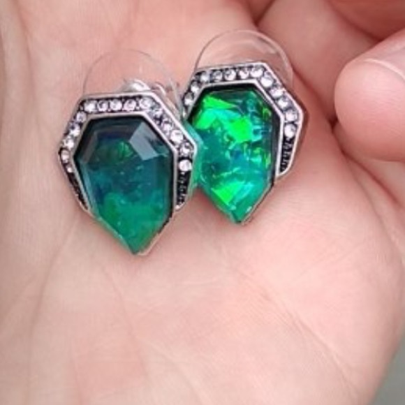 🐠Lovely Earrings🐠 - Picture 6 of 7